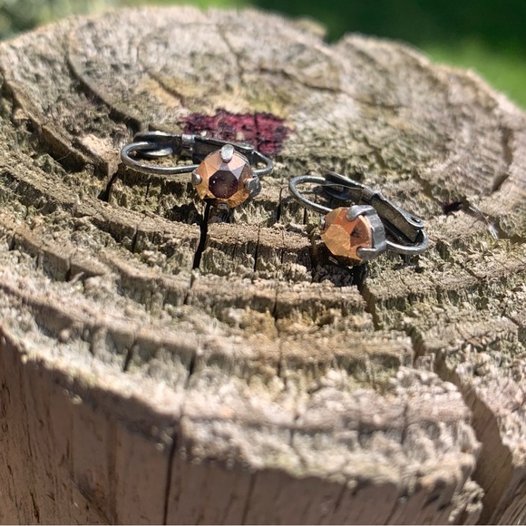 Sabika crystal drop earrings - Picture 7 of 9